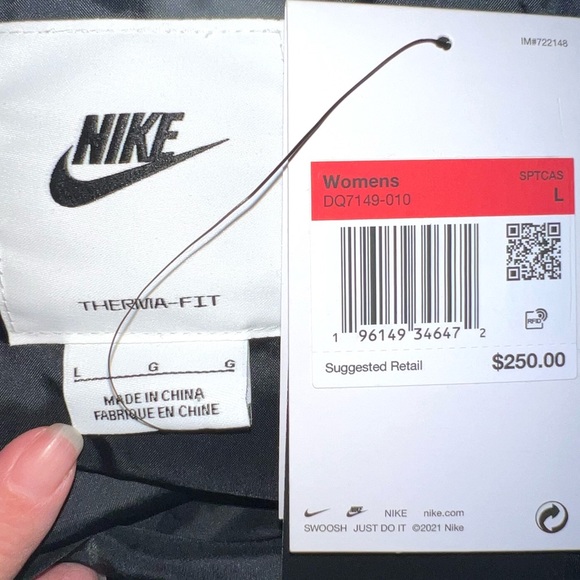 Nike Therma-Fit sz L black print NWT short zip up zip pocket hooded puffer coat - Picture 15 of 16